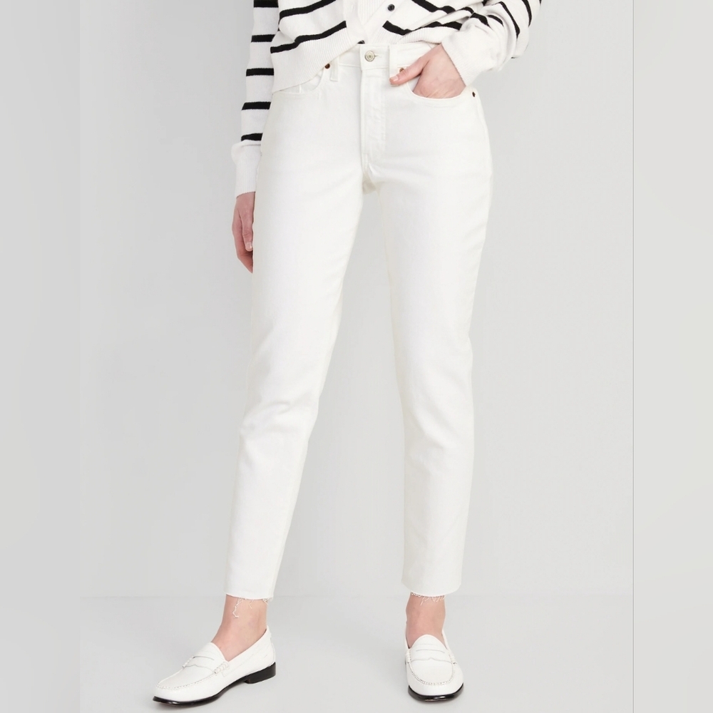 Old Navy - Curvy High-Rise OG Straight White Cut-Off Ankle Jeans - Size 2